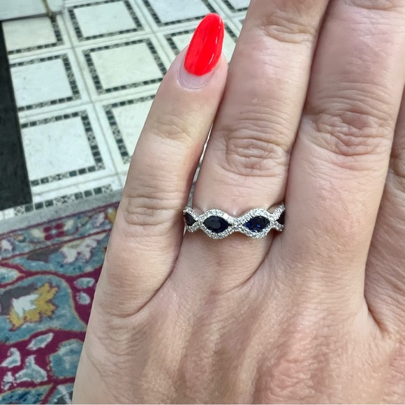 14 White Gold Diamond & Sapphire Ring - Picture 5 of 7